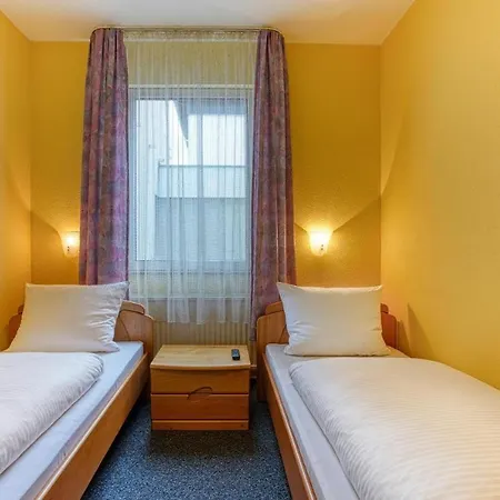 Station Hotel *